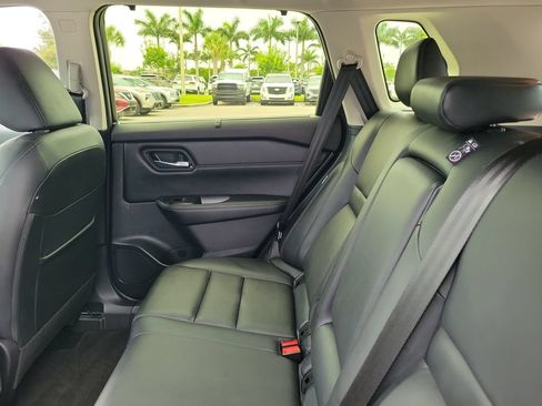 Used 2025 Nissan Rogue SL w/ SL Premium Package FWD image 11