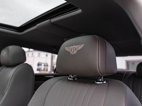 Used 2018 Bentley Flying Spur V8 image 26
