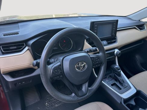 Used 2019 Toyota RAV4 XLE FWD image 10