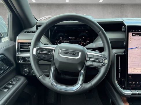 Used 2025 GMC Yukon XL Denali AWD/4WD image 21