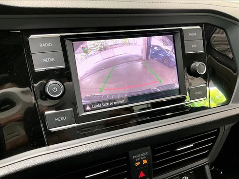 Used 2024 Volkswagen Jetta SE FWD image 23