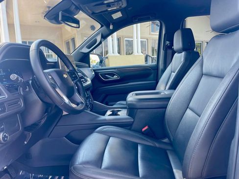 Used 2024 Chevrolet Suburban LT image 11