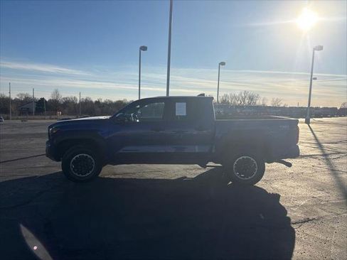 Certified 2025 Toyota Tacoma TRD Off-Road image 5