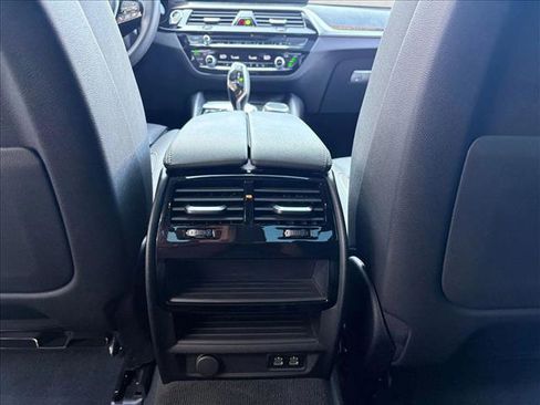 Used 2023 BMW 530i image 17