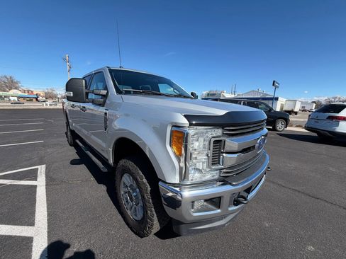 Used 2017 Ford F250 XLT w/ FX4 Off-Road Package AWD/4WD image 4