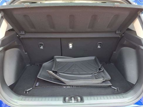 Certified 2024 Hyundai Venue SEL FWD image 9