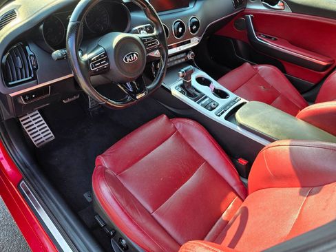 Used 2018 Kia Stinger GT1 image 14