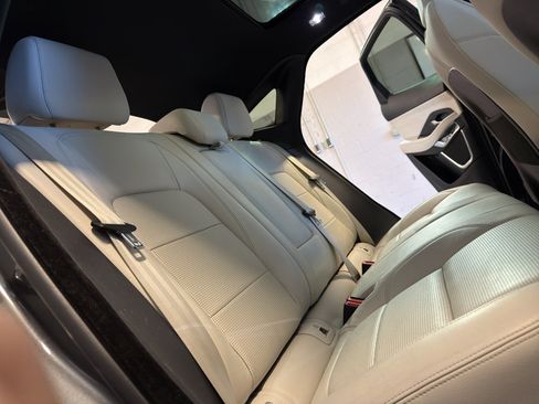 Used 2019 Jaguar E-PACE R-Dynamic S image 27