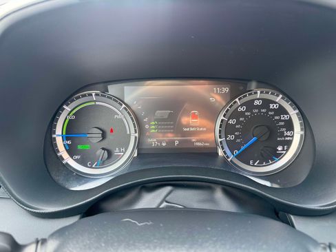 Used 2023 Toyota Highlander LE image 30