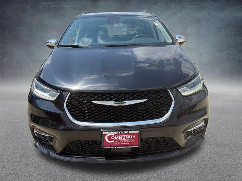 Used 2023 Chrysler Pacifica Limited FWD image 8
