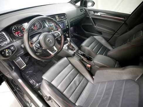 Used 2017 Volkswagen GTI SE image 6