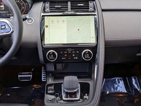 Certified 2024 Jaguar E-PACE R-Dynamic SE AWD/4WD image 12