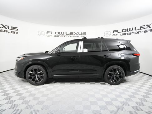 New 2026 Lexus TX 500h AWD image 4