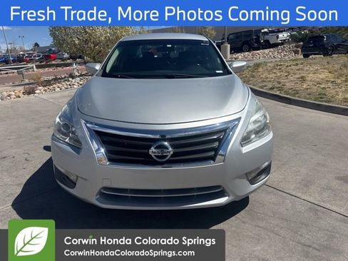Used 2013 Nissan Altima 2.5 SV image 2