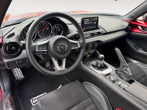 Certified 2023 MAZDA MX-5 Miata Club w/ Brembo/BBS Recaro Package image 15