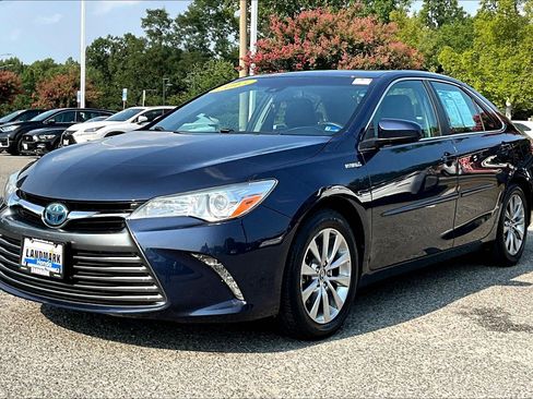 Used 2015 Toyota Camry XLE w/ Moonroof Package FWD image 1
