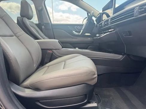 Used 2025 Lincoln Corsair AWD w/ Jet Appearance Package image 14