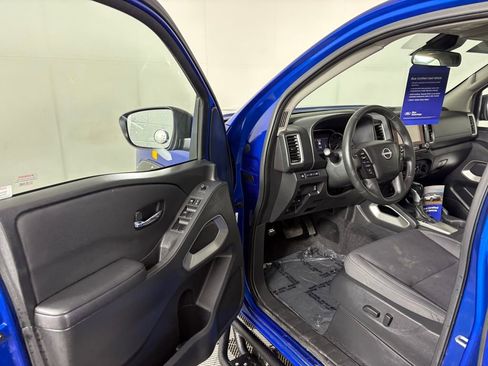 Used 2024 Nissan Frontier SV w/ SV Convenience Package image 12