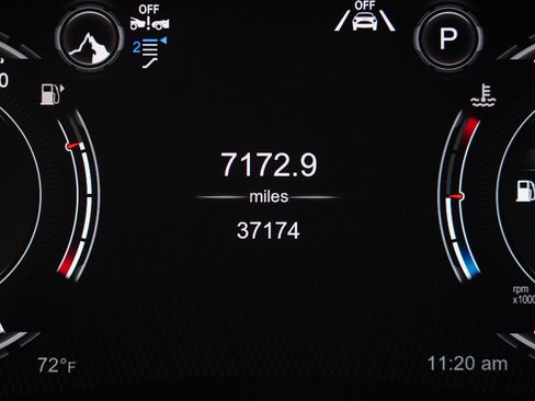 Used 2023 Aston Martin DBX 707 image 18