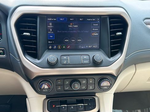 Used 2021 GMC Acadia Denali w/ Denali Technology Package FWD image 29