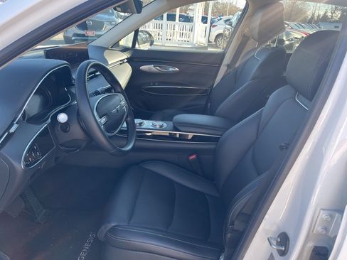 Used 2025 Genesis GV70 2.5T image 15