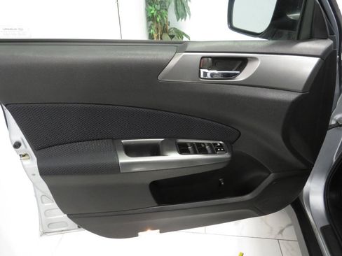 Used 2012 Subaru Forester 2.5X Premium AWD/4WD image 25