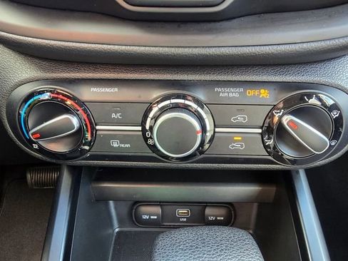 Used 2023 Kia Soul LX w/ Option Group 015 FWD image 16