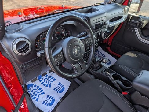 Used 2017 Jeep Wrangler Unlimited Rubicon w/ Dual Top Group image 11