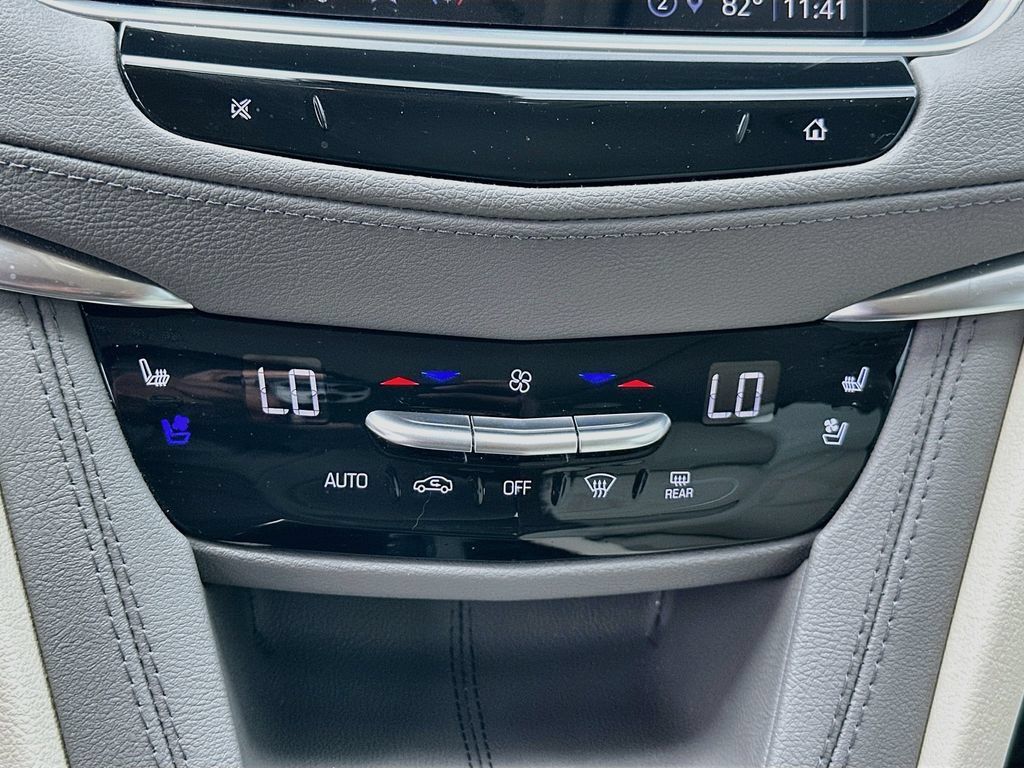 Used 2025 Cadillac XT5 Premium Luxury w/ LPO, Floor Liner Package FWD image 15