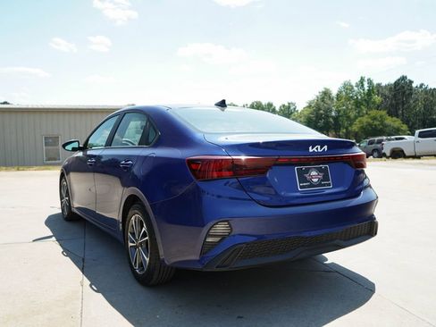 Used 2023 Kia Forte LXS FWD image 4