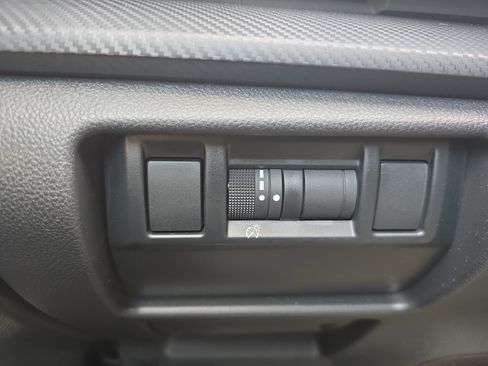 Used 2025 Subaru Crosstrek 2.0i AWD/4WD image 26