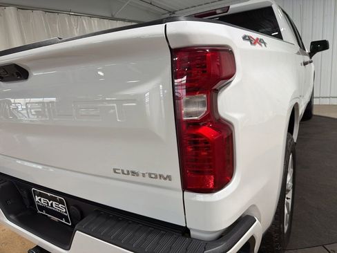 Used 2022 Chevrolet Silverado 1500 Custom image 16