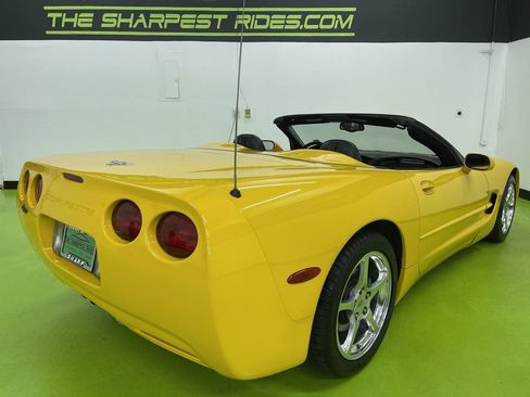 Used 2003 Chevrolet Corvette Convertible w/ Preferred Equipment Group1 image 9
