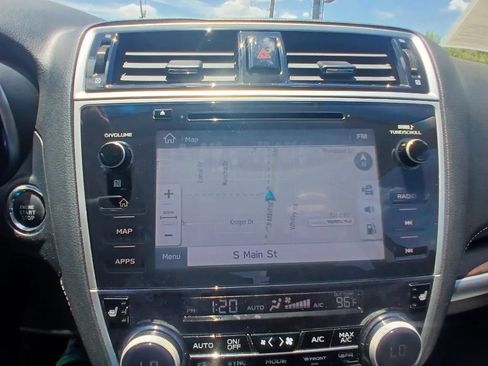 Used 2018 Subaru Outback 2.5i Limited AWD/4WD image 31