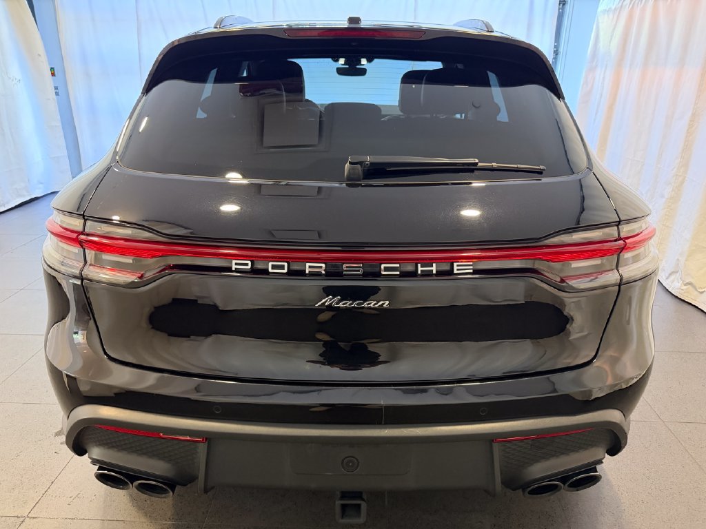 Certified 2023 Porsche Macan AWD/4WD image 8