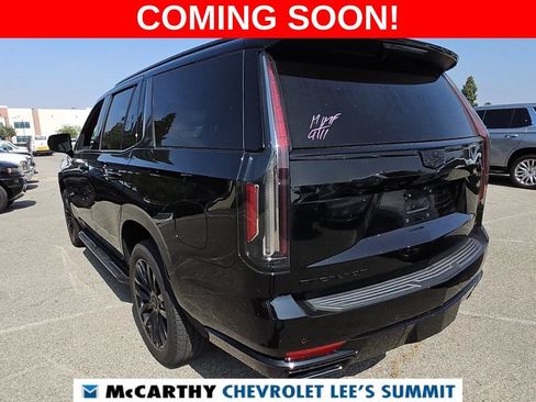 Used 2023 Cadillac Escalade Premium Luxury AWD/4WD image 4