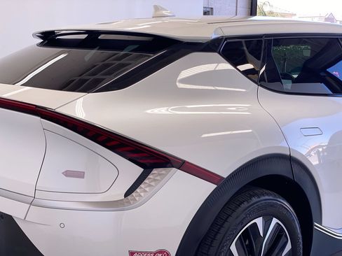 Used 2024 Kia EV6 Light RWD image 10