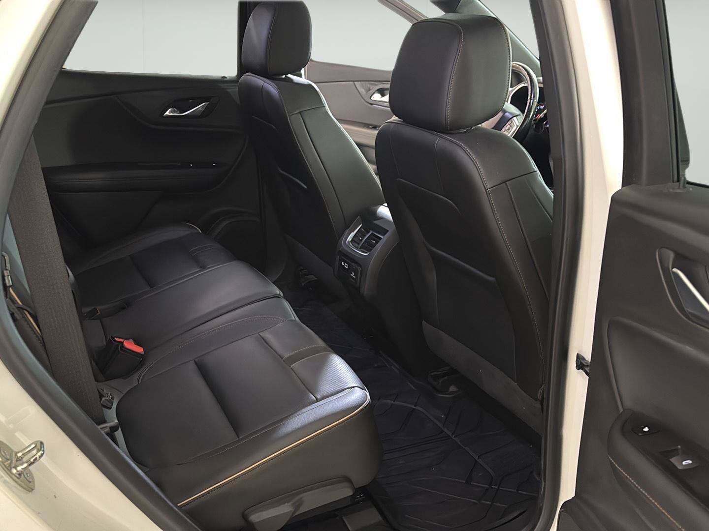 Used 2019 Chevrolet Blazer Premier w/ Sun and Wheels Package FWD image 22