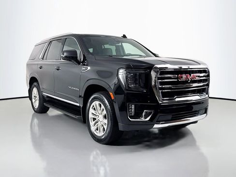 Used 2022 GMC Yukon SLT w/ SLT Luxury Package image 3
