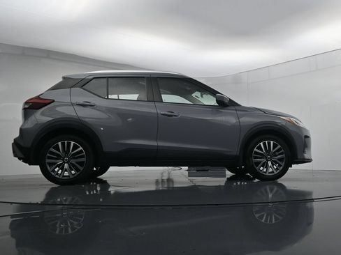 Used 2021 Nissan Kicks SV FWD image 38