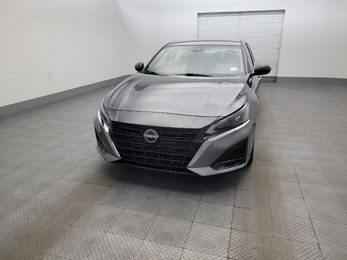 Used 2024 Nissan Altima 2.5 SV FWD image 14