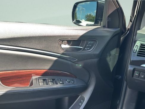 Used 2016 Acura MDX w/ Advance & Entertainment Pkg FWD image 17