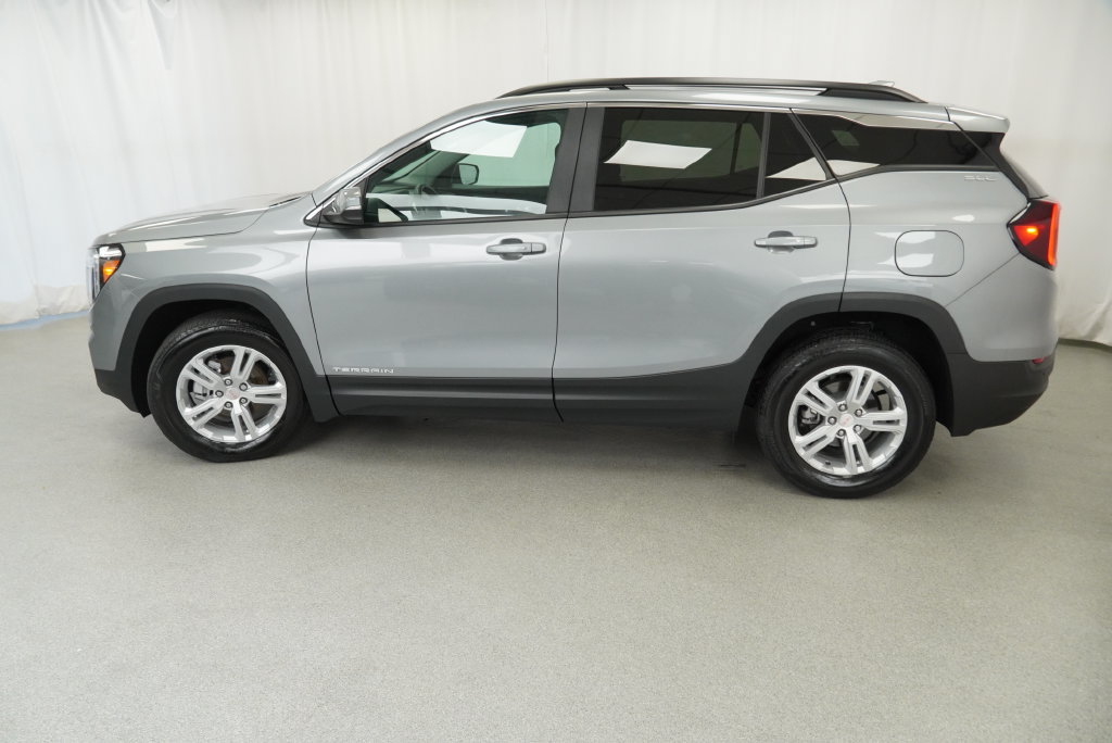 Used 2024 GMC Terrain SLE w/ Driver Convenience Package AWD/4WD image 39