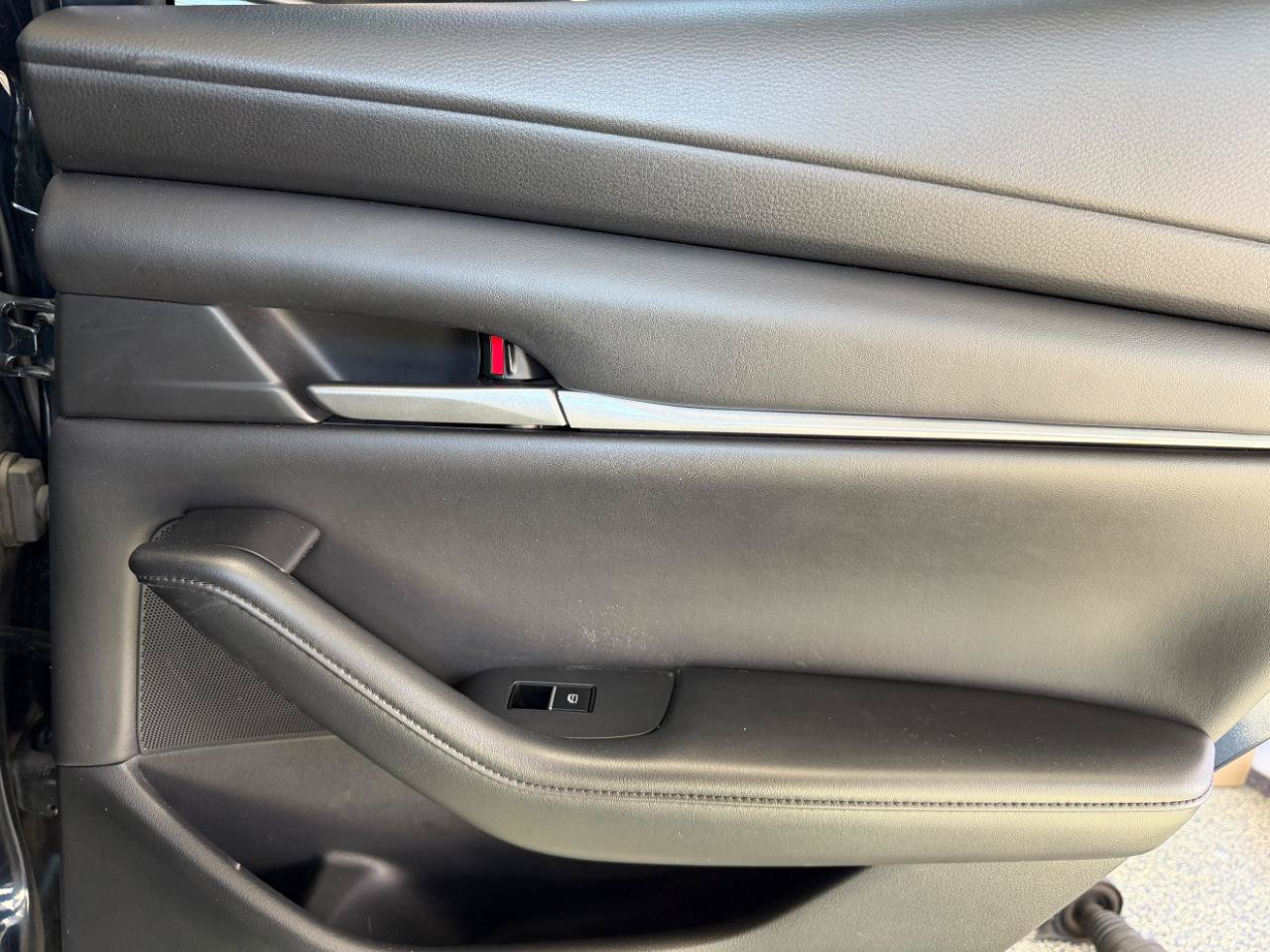 Used 2023 MAZDA MAZDA3 s FWD image 22
