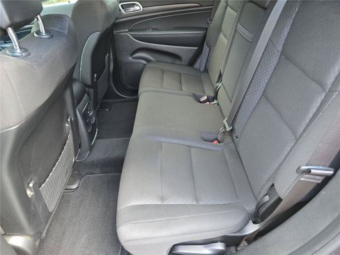 Used 2021 Jeep Grand Cherokee Laredo RWD image 15
