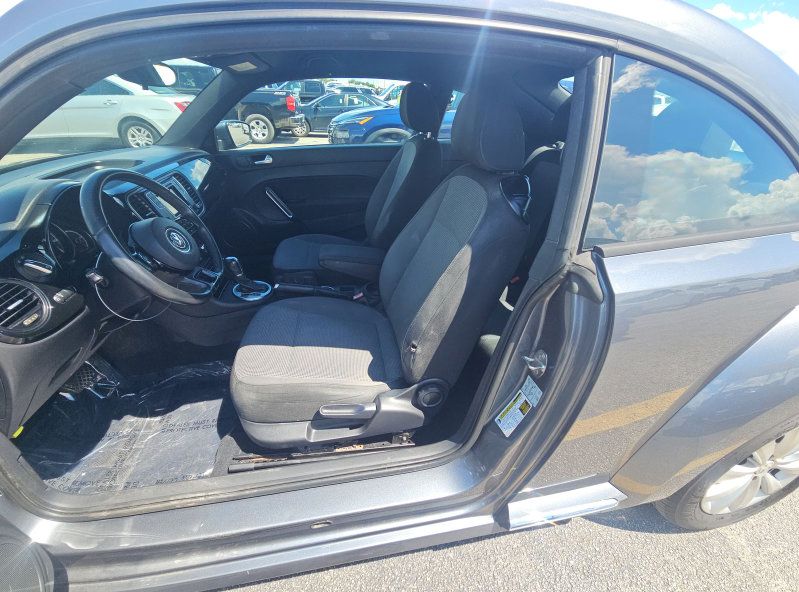 Used 2019 Volkswagen Beetle 2.0T S FWD image 6