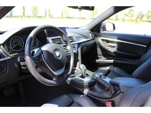 Used 2018 BMW 328d xDrive Sedan w/ Convenience Package AWD/4WD image 8