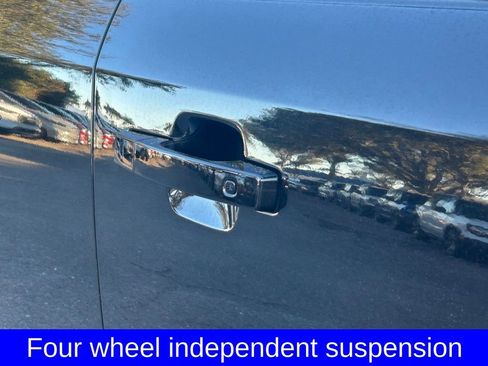 Used 2025 Land Rover Defender 110 S image 21