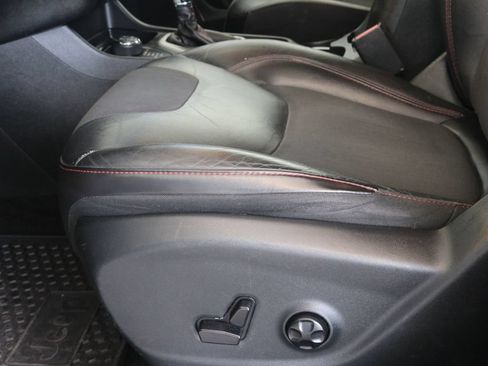 Used 2018 Jeep Cherokee Trailhawk AWD/4WD image 28