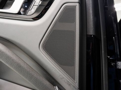 Used 2023 Porsche Cayenne Platinum Edition image 23